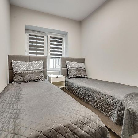 Central Platinum Apartments 22 Рибник Екстериор снимка